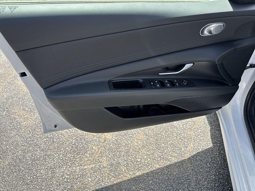 new 2025 Hyundai Elantra car, priced at $25,930