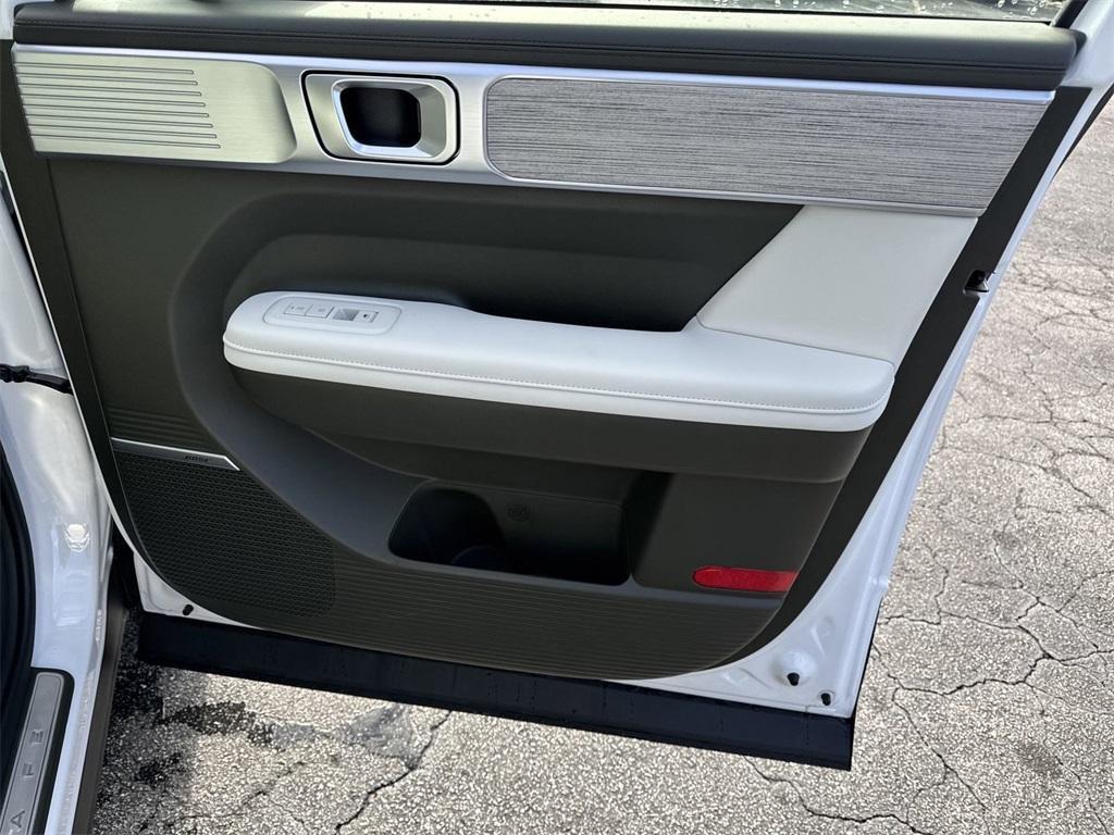 new 2025 Hyundai Santa Fe car, priced at $47,050