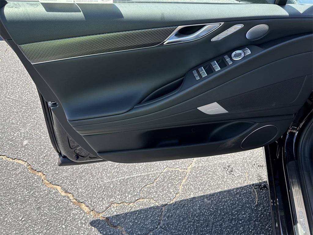 new 2025 Genesis G80 car, priced at $79,425