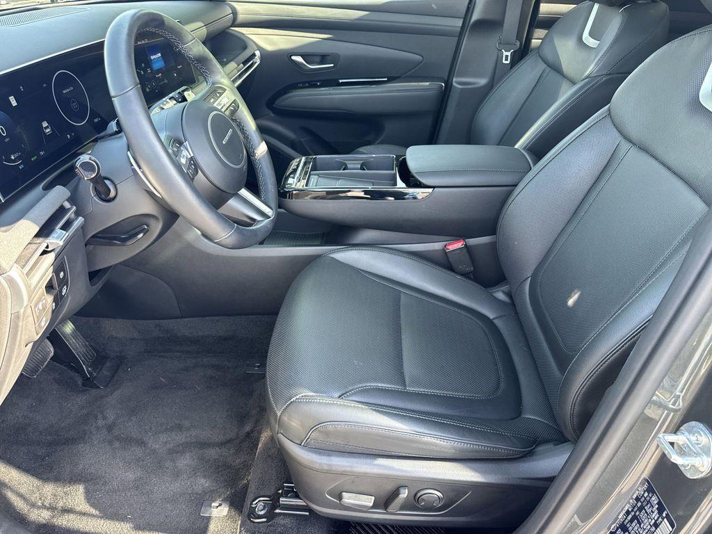used 2025 Hyundai TUCSON Hybrid car, priced at $31,494