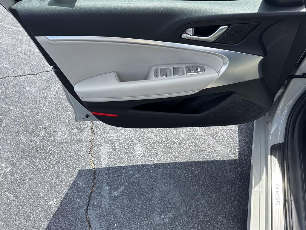 new 2025 Genesis G70 car, priced at $43,690