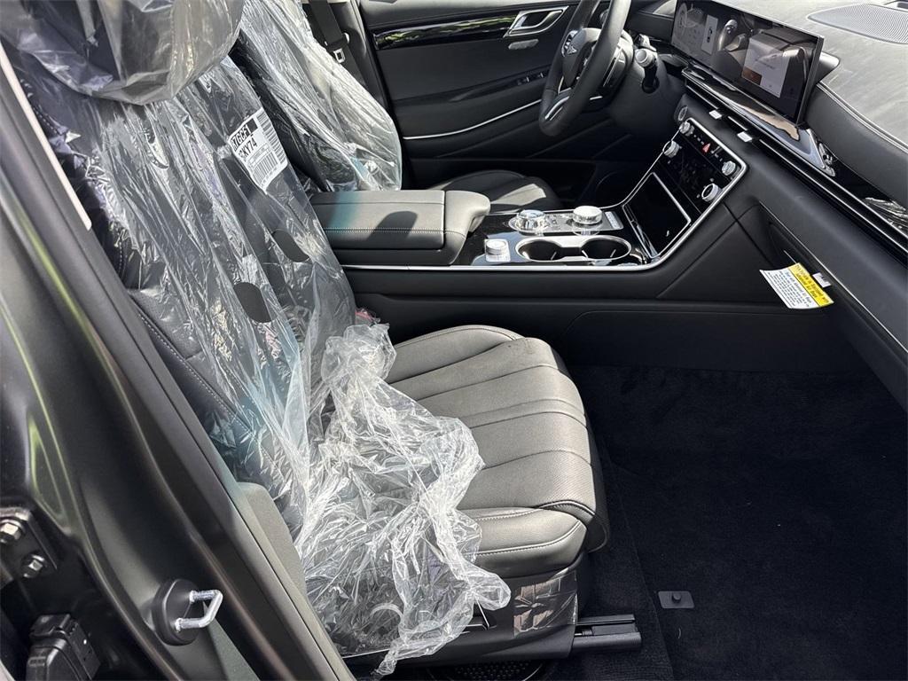 new 2025 Genesis GV80 car, priced at $61,939