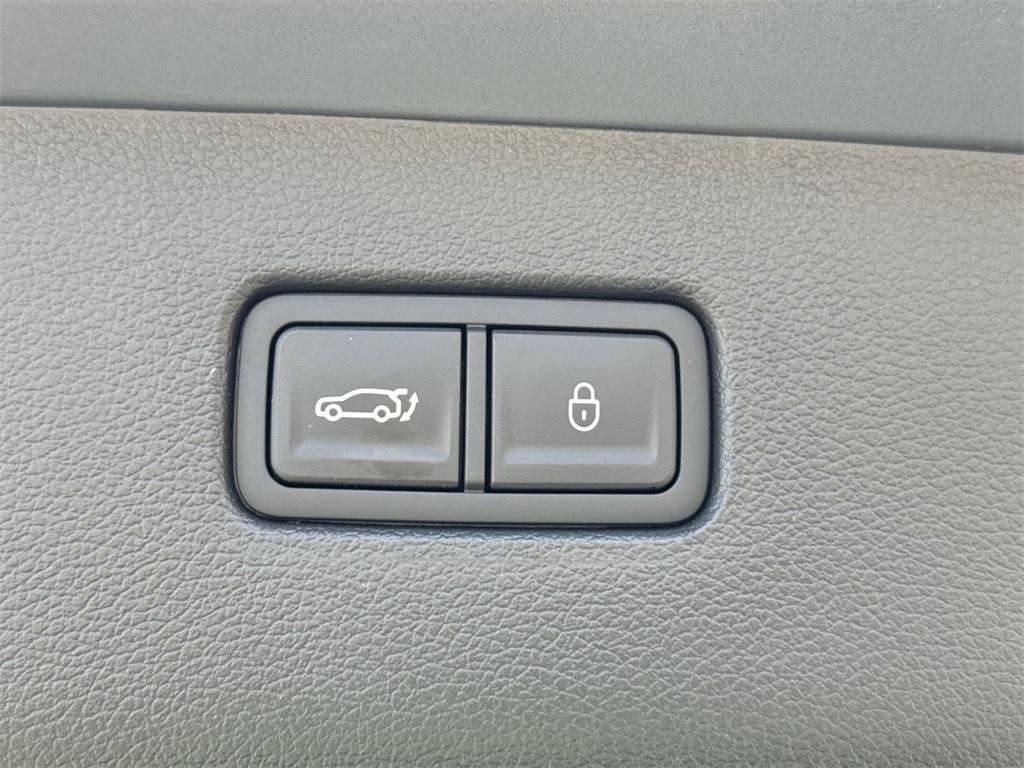 new 2025 Genesis GV80 car, priced at $61,939