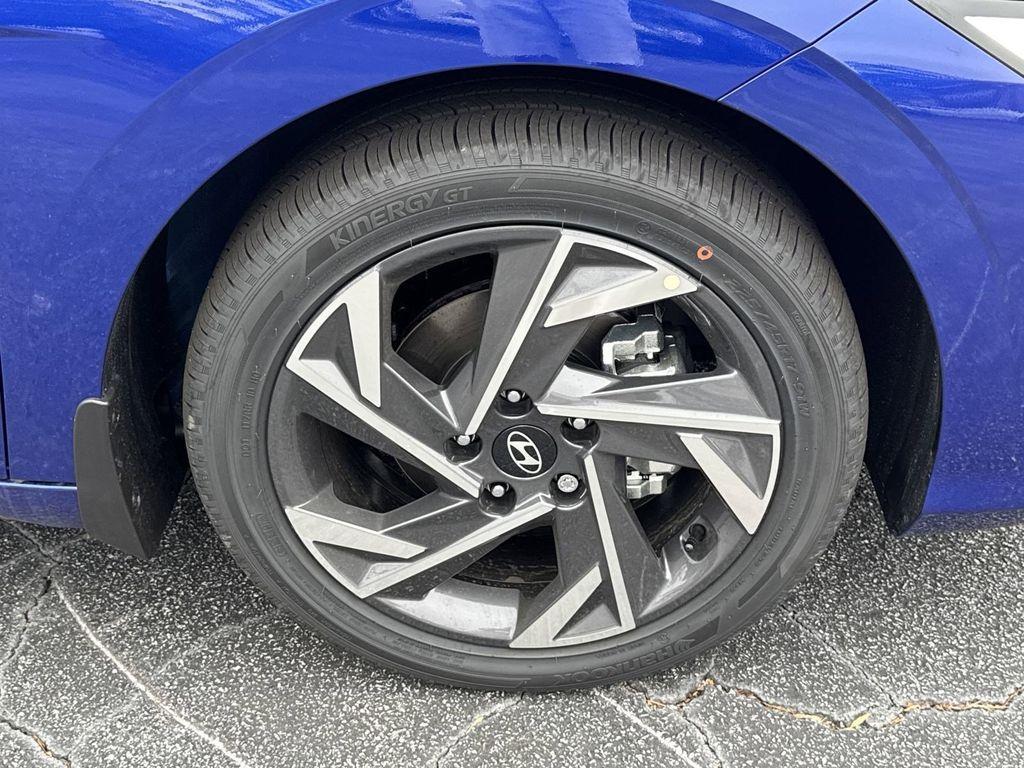 new 2025 Hyundai Elantra car, priced at $25,515