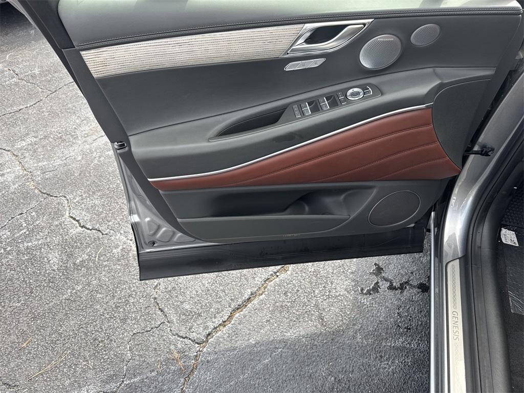 new 2025 Genesis GV80 car, priced at $82,925