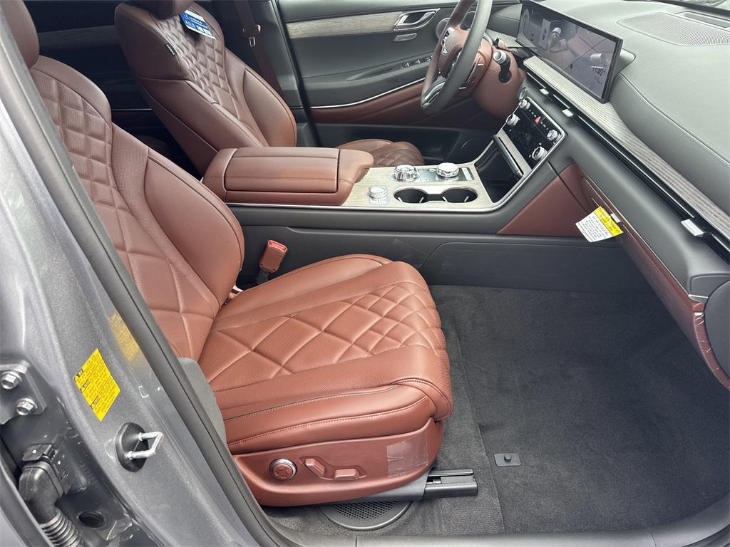 new 2025 Genesis GV80 car, priced at $82,925