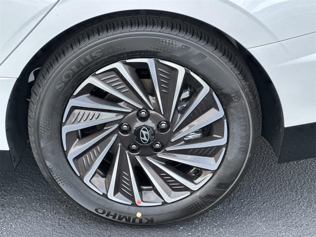 new 2026 Hyundai Sonata Hybrid car, priced at $38,570