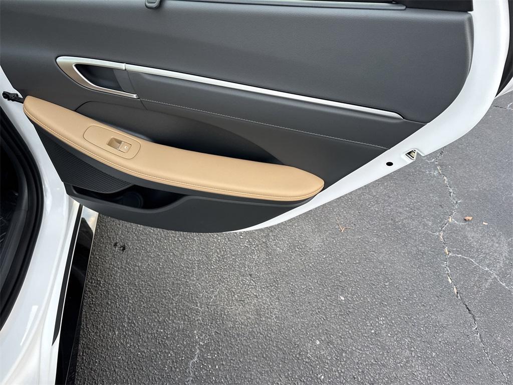 new 2026 Hyundai Sonata Hybrid car, priced at $38,570