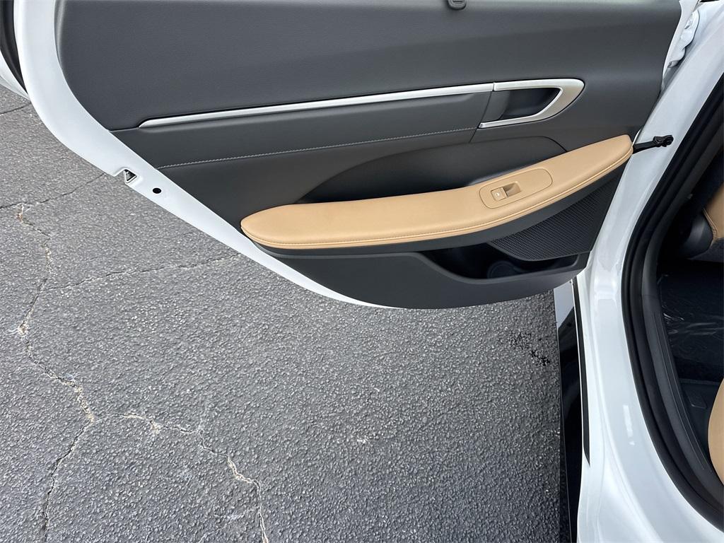 new 2026 Hyundai Sonata Hybrid car, priced at $38,570