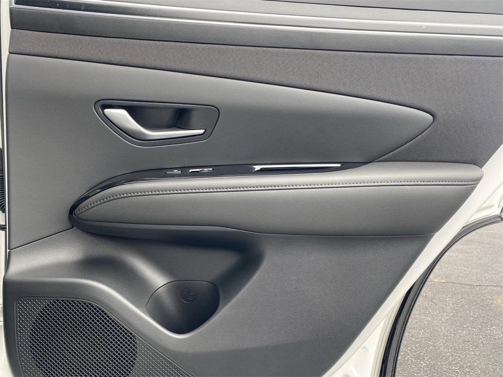 new 2024 Hyundai TUCSON Hybrid car, priced at $37,937