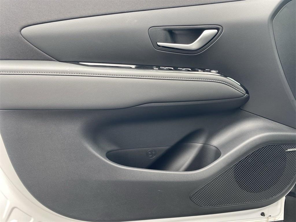 new 2024 Hyundai TUCSON Hybrid car, priced at $37,937