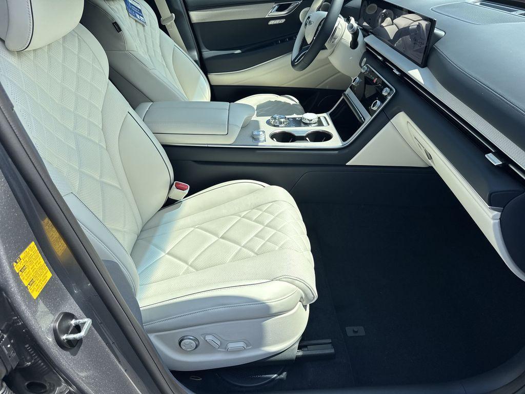 new 2025 Genesis GV80 car, priced at $77,845