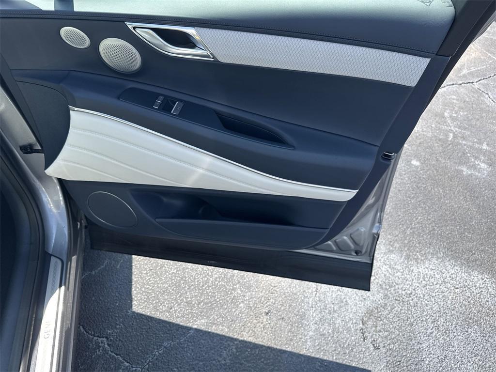 new 2025 Genesis GV80 car, priced at $82,845