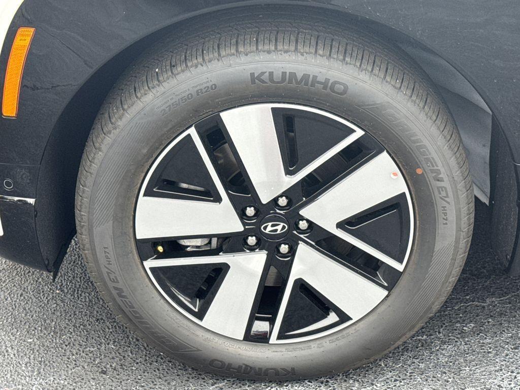 new 2026 Hyundai IONIQ 9 car, priced at $56,505