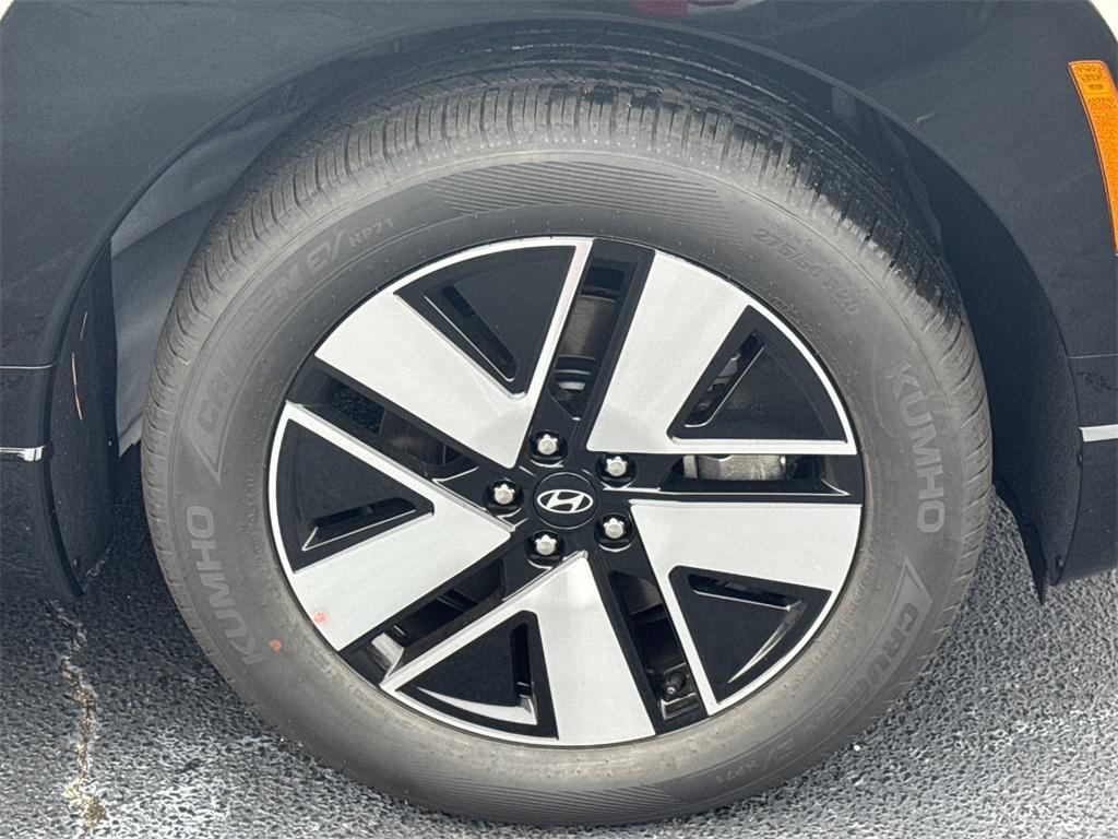 new 2026 Hyundai IONIQ 9 car, priced at $68,505