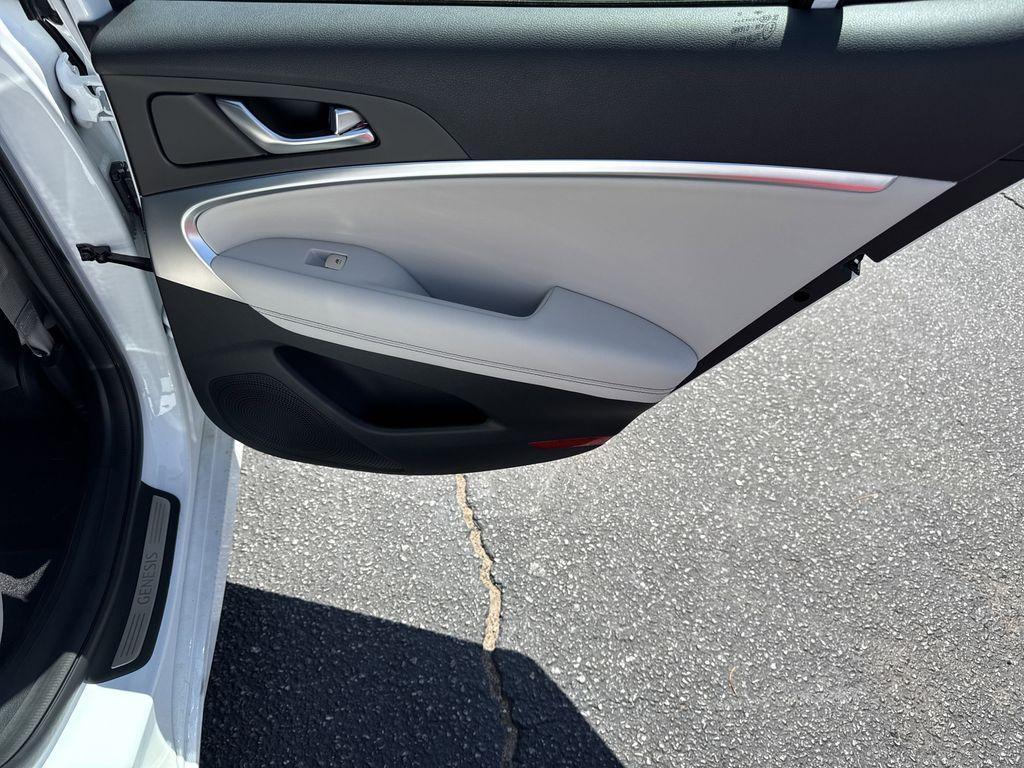 new 2025 Genesis G70 car, priced at $39,325