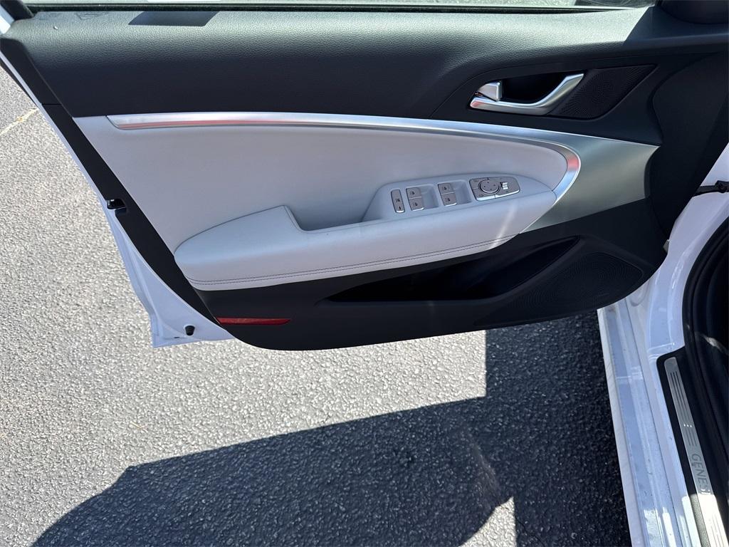 new 2025 Genesis G70 car, priced at $44,325