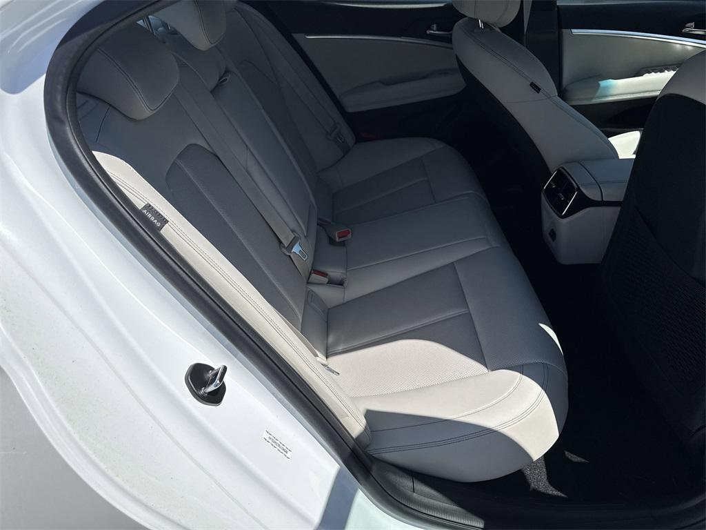 new 2025 Genesis G70 car, priced at $44,325