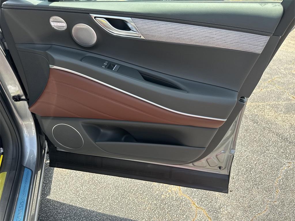 new 2025 Genesis GV80 car, priced at $79,999