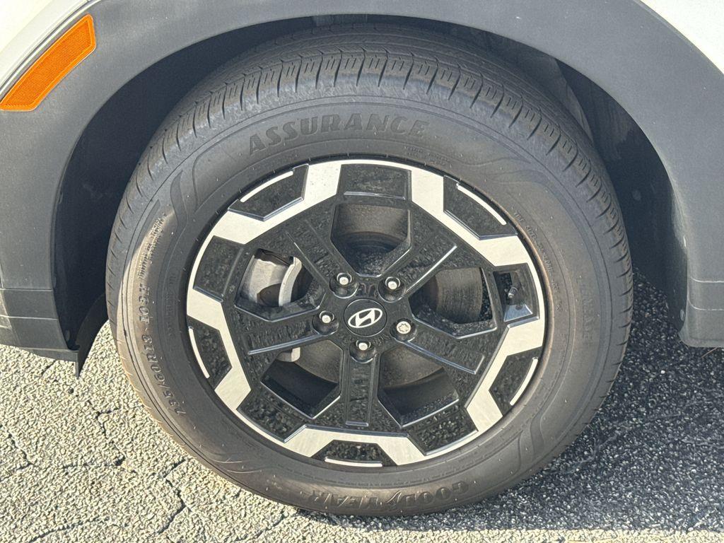 used 2024 Hyundai Santa Fe car, priced at $29,991