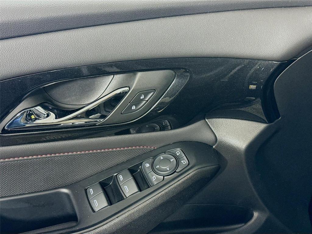 used 2023 Chevrolet Traverse car, priced at $31,997