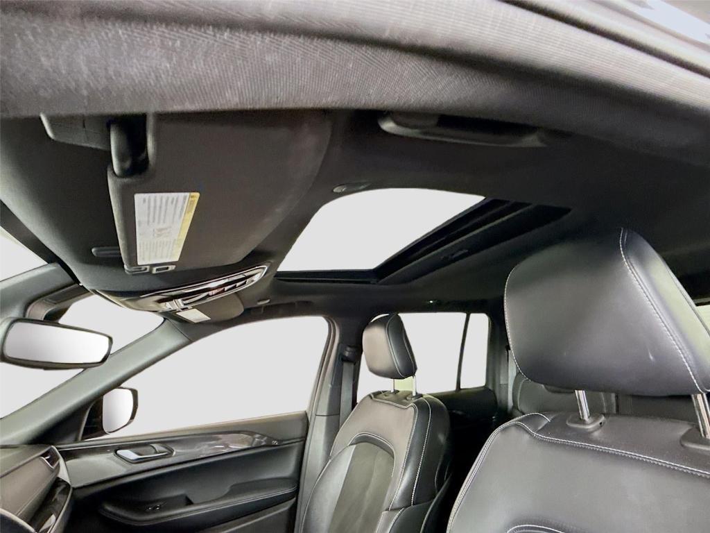 used 2022 Jeep Grand Cherokee car, priced at $23,997