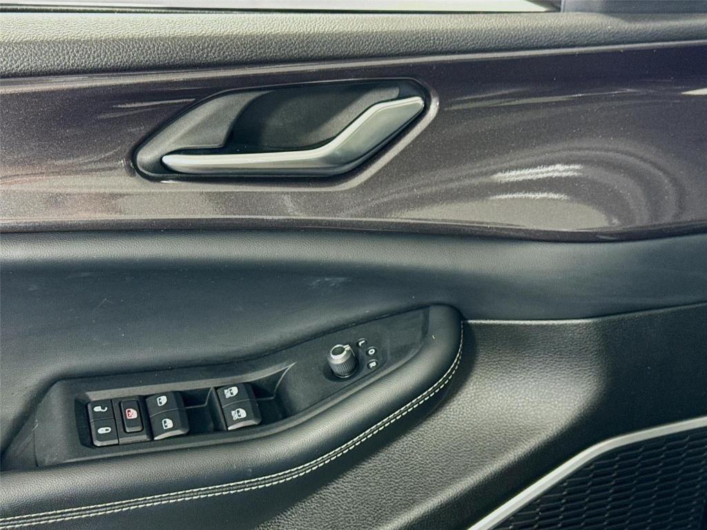 used 2022 Jeep Grand Cherokee car, priced at $23,997