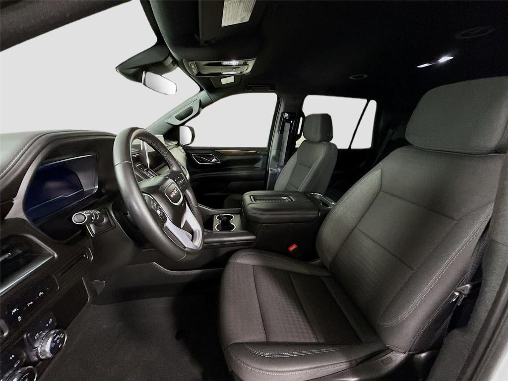 used 2024 GMC Yukon car, priced at $43,997