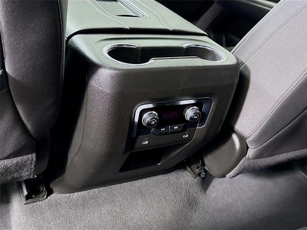 used 2024 GMC Yukon car, priced at $43,997