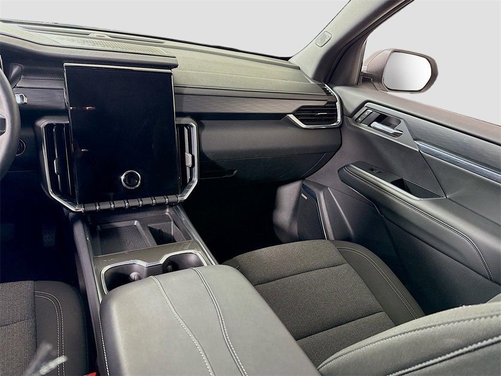 used 2025 GMC Acadia car, priced at $33,997