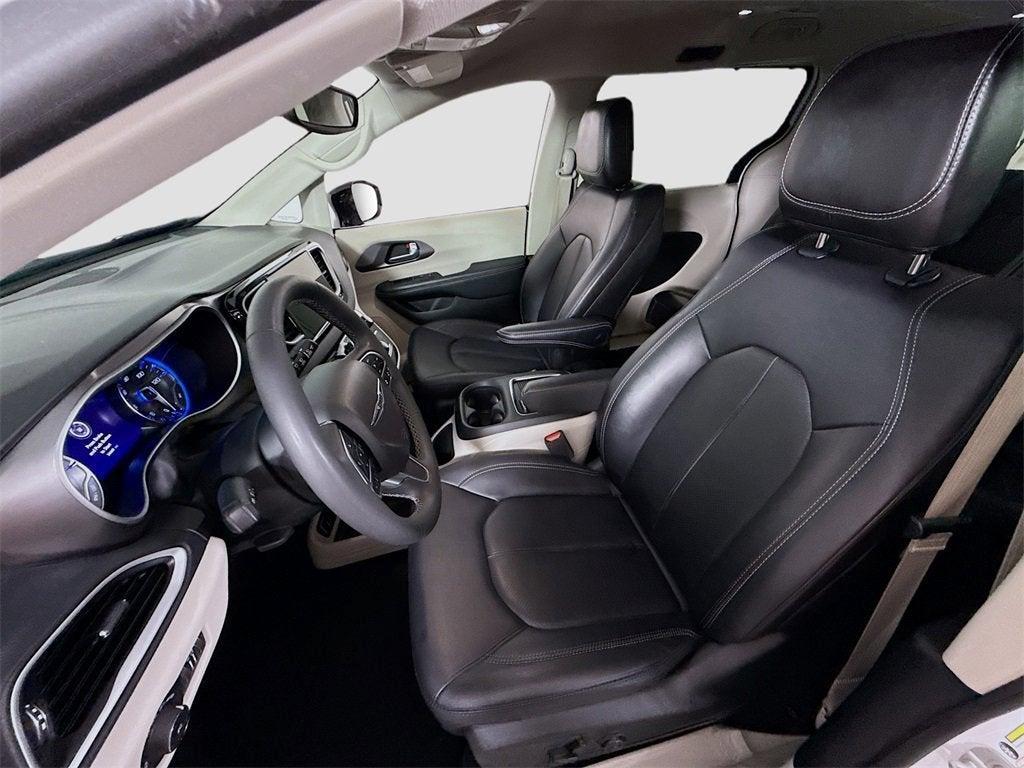 used 2024 Chrysler Pacifica car, priced at $27,597