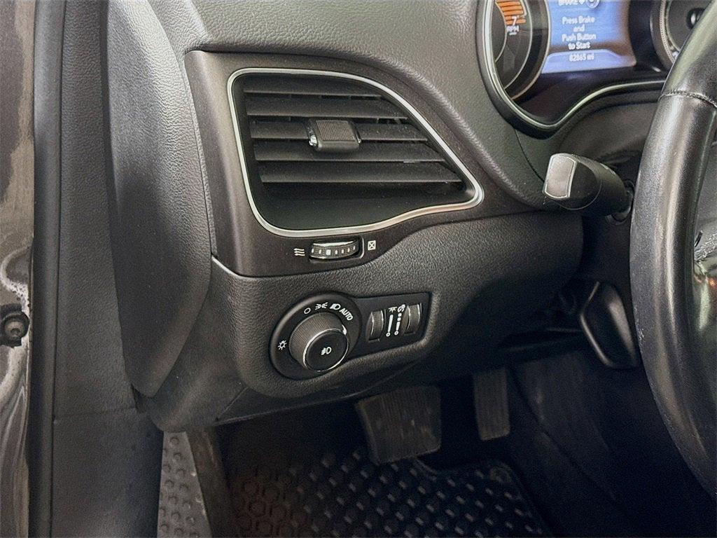 used 2020 Jeep Cherokee car, priced at $17,997