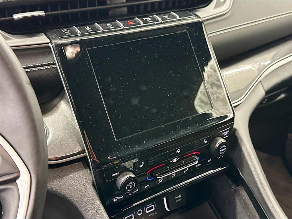 used 2022 Jeep Grand Cherokee car, priced at $29,497