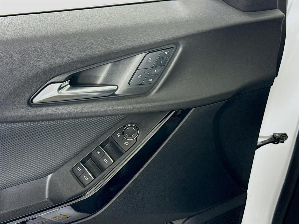 used 2025 Chevrolet Equinox car, priced at $29,499