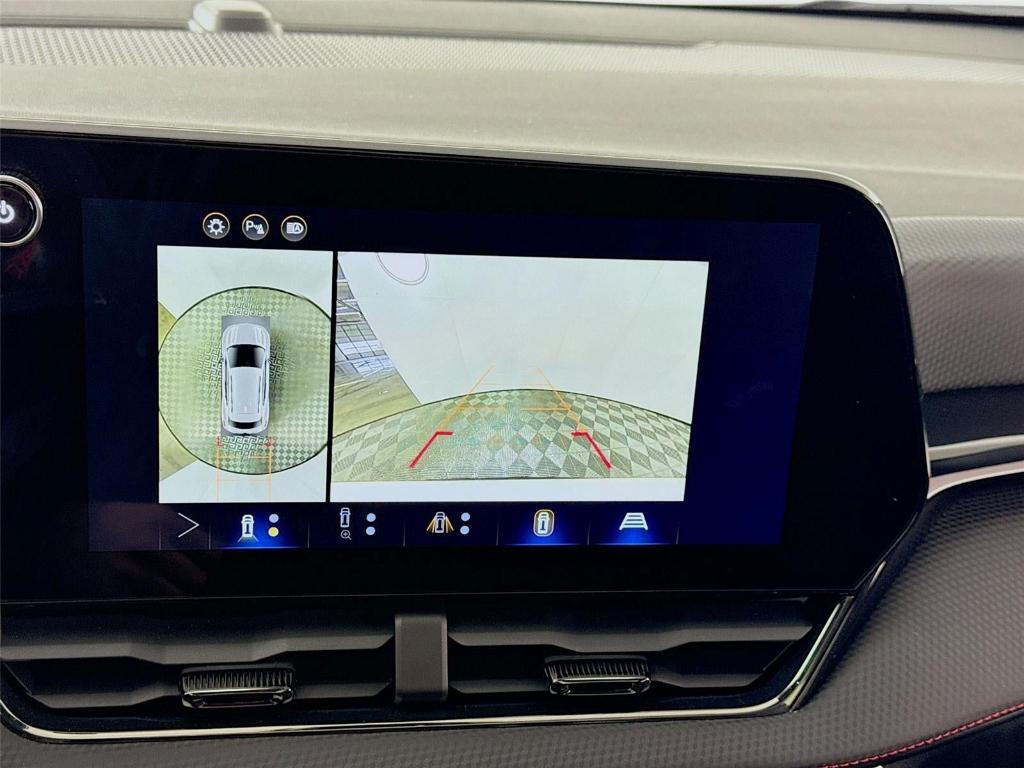 used 2025 Chevrolet Equinox car, priced at $29,499