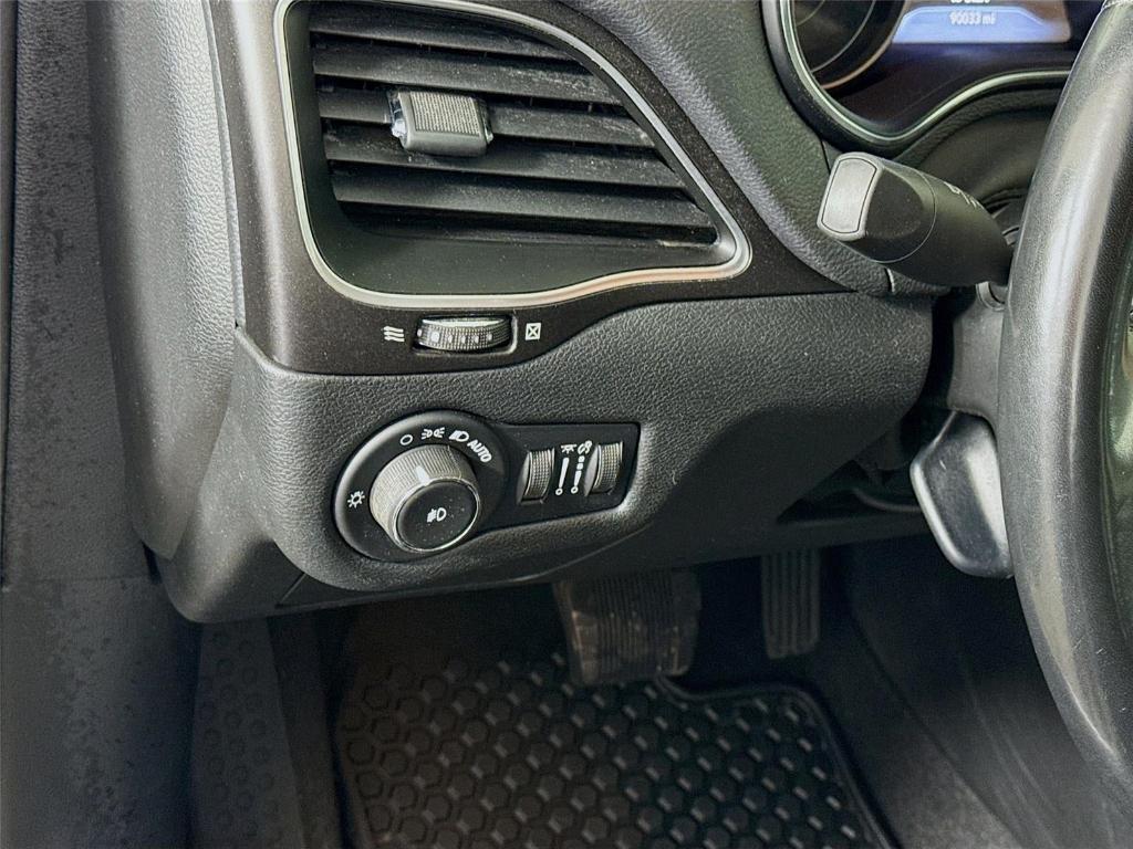 used 2019 Jeep Cherokee car, priced at $16,997