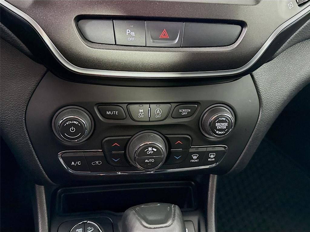 used 2019 Jeep Cherokee car, priced at $16,997