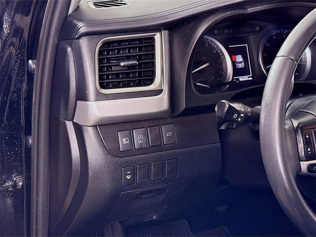 used 2019 Toyota Highlander car, priced at $22,997
