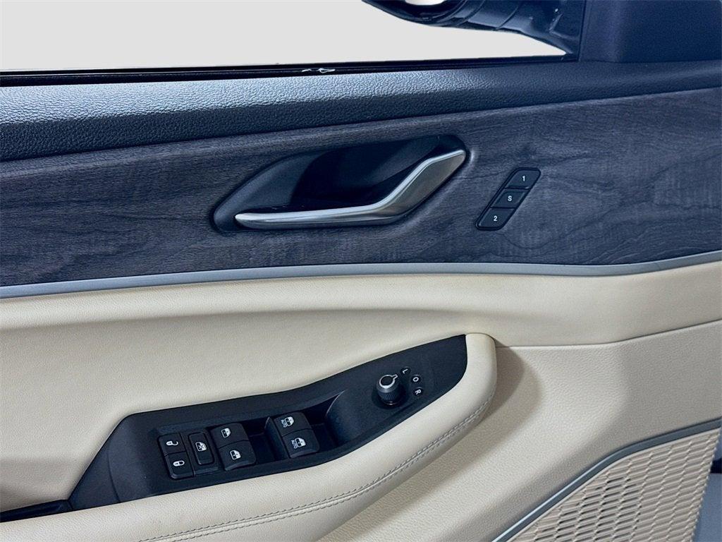 used 2022 Jeep Grand Cherokee car, priced at $23,999