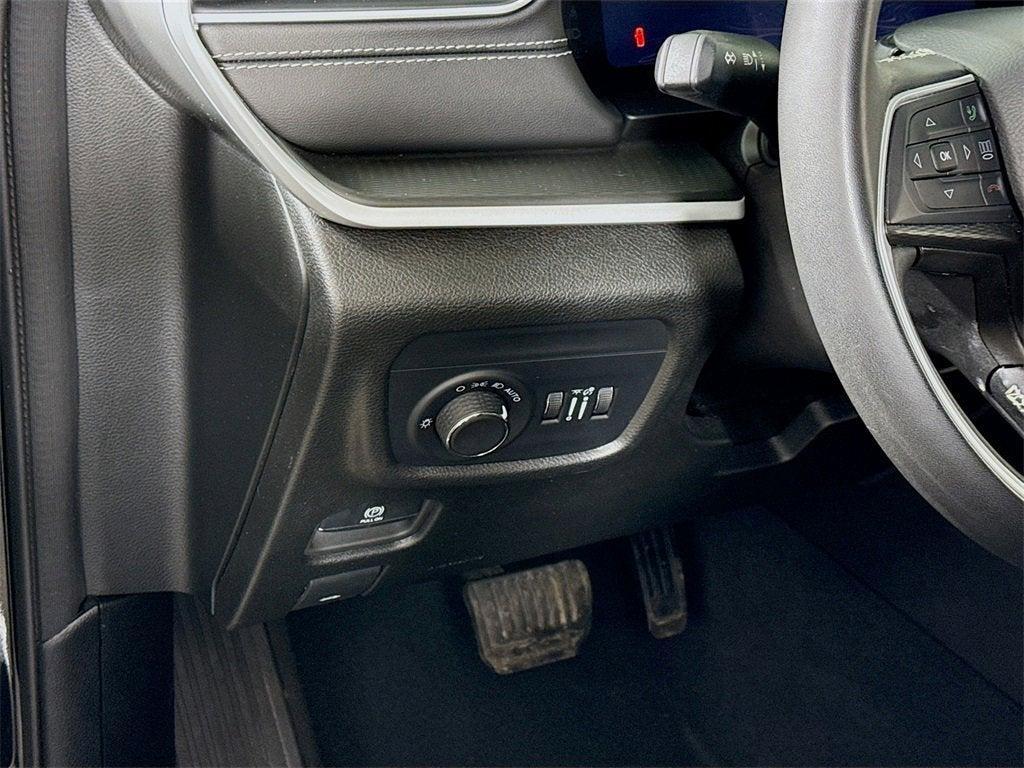 used 2024 Jeep Grand Cherokee L car, priced at $28,697