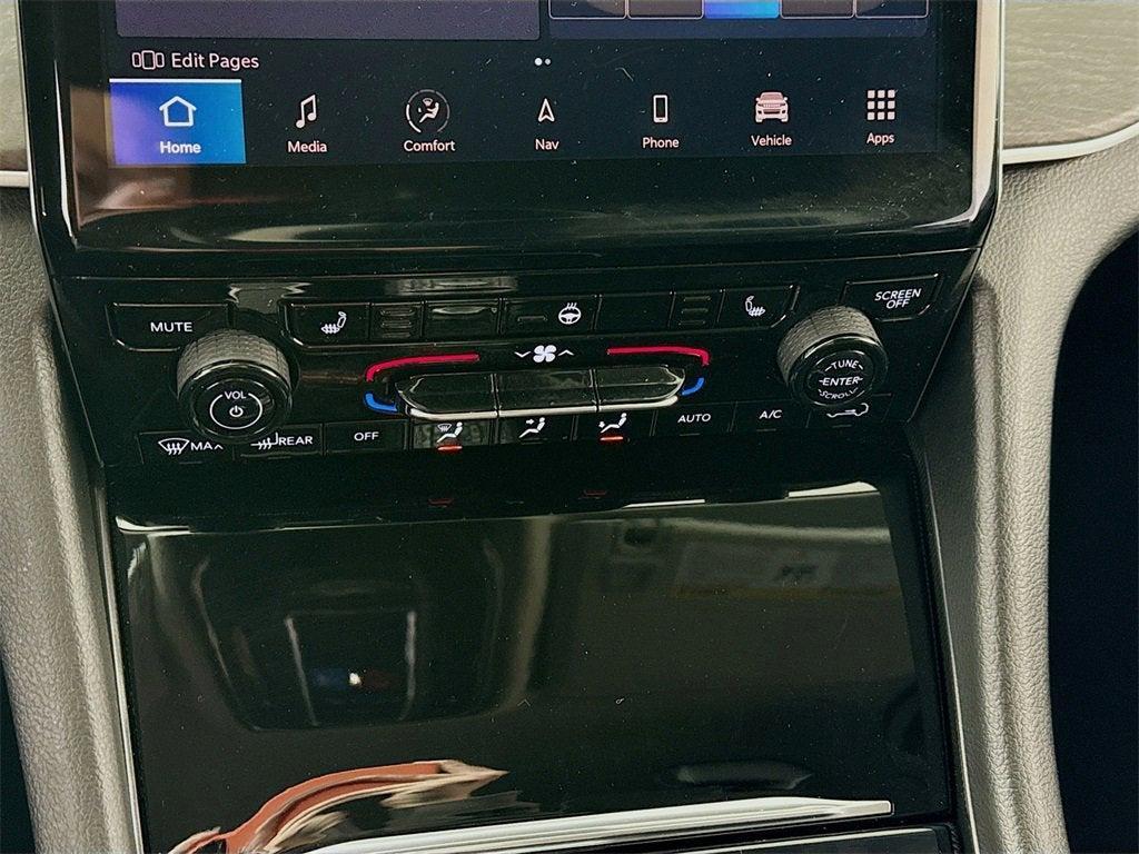 used 2024 Jeep Grand Cherokee car, priced at $31,999