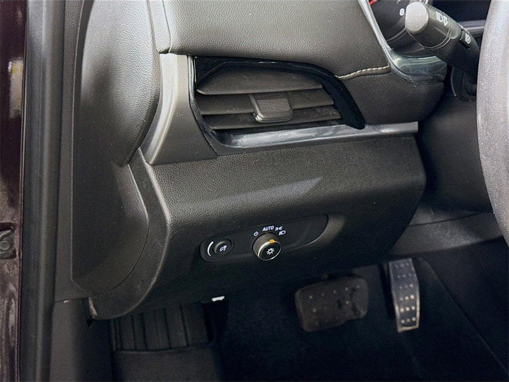 used 2022 Chevrolet Traverse car, priced at $22,999