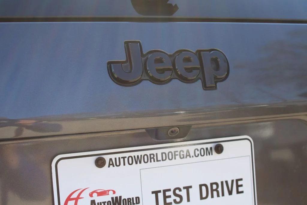 used 2019 Jeep Cherokee car, priced at $13,395