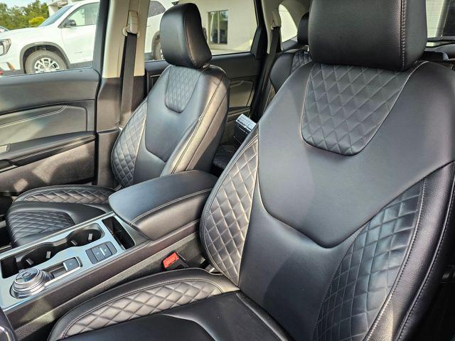 used 2024 Ford Edge car, priced at $27,596