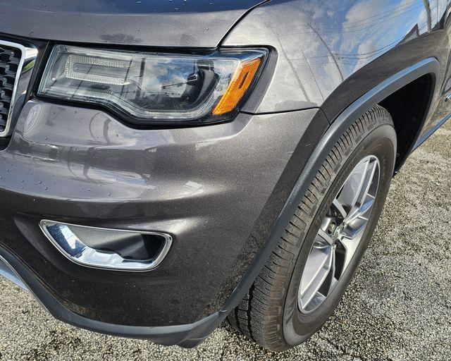 used 2017 Jeep Grand Cherokee car, priced at $13,548