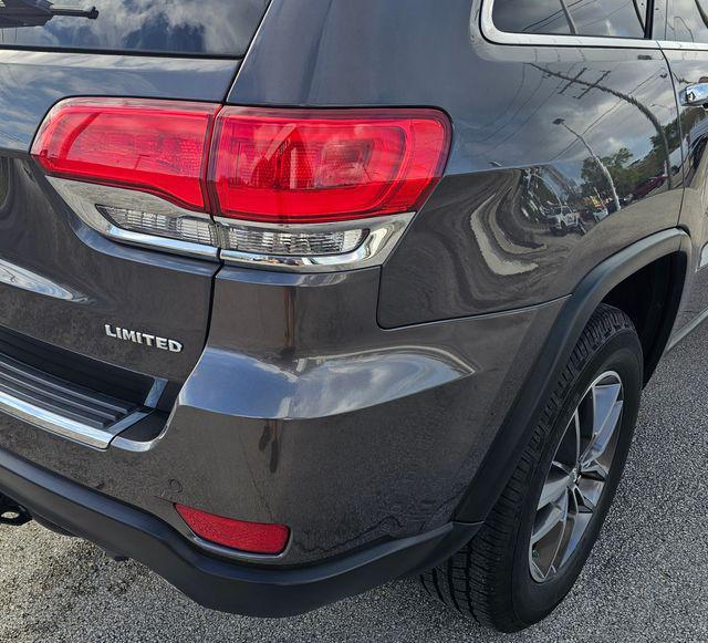 used 2017 Jeep Grand Cherokee car, priced at $13,548