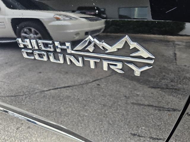 used 2023 Chevrolet Traverse car, priced at $37,617