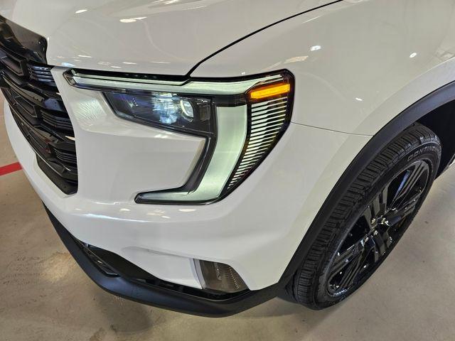 new 2026 GMC Acadia car, priced at $50,372