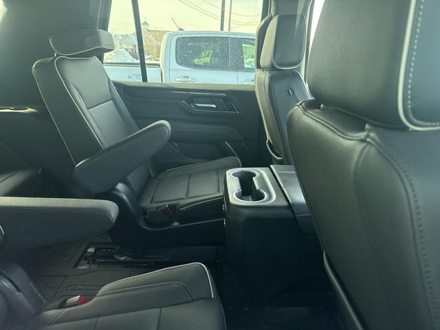 used 2025 GMC Yukon car, priced at $69,599