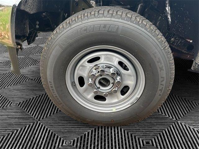 new 2025 Ford F-250 car, priced at $61,932